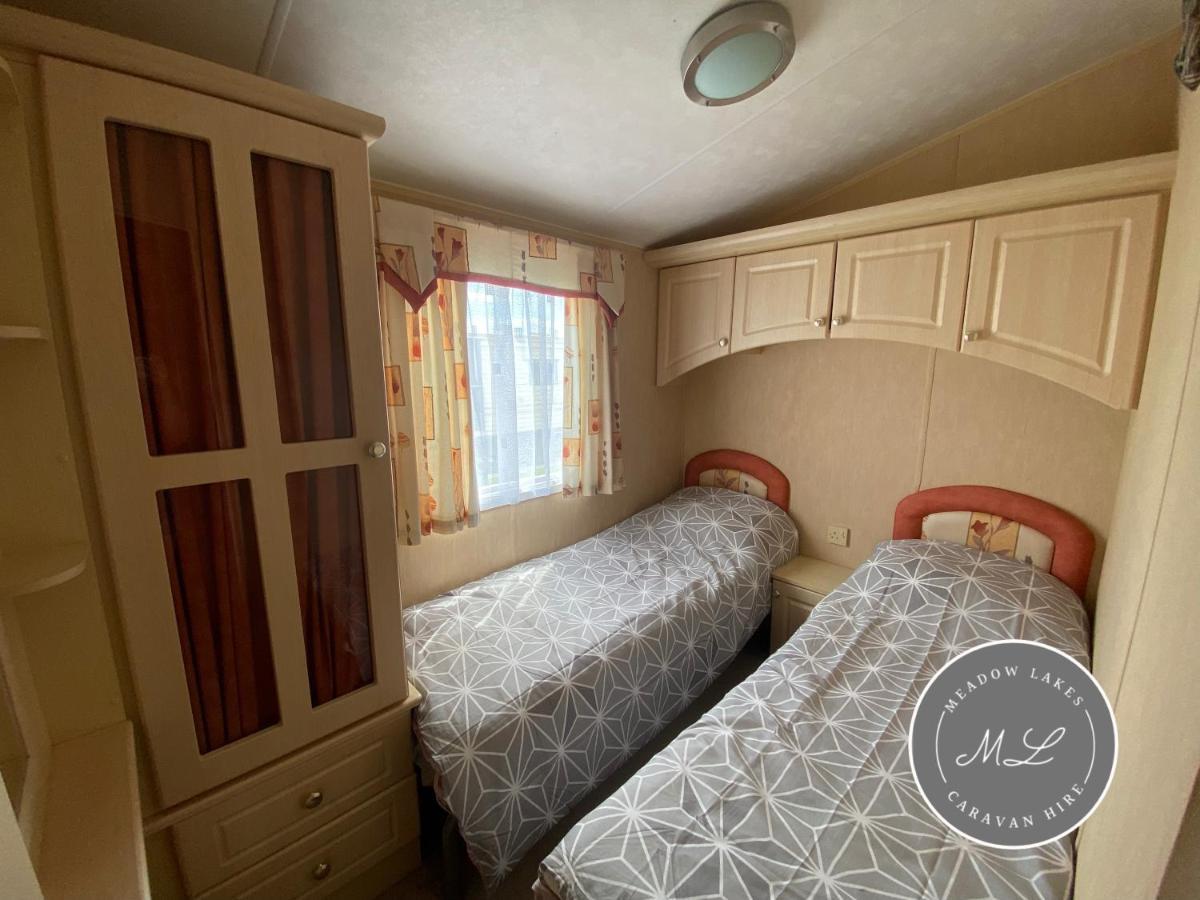Coral Beach - Row 73 Van 2, Central Heating, Wifi, Bed Linen - Meadow Lakes Caravan & Lodge Hire Ingoldmells Ngoại thất bức ảnh